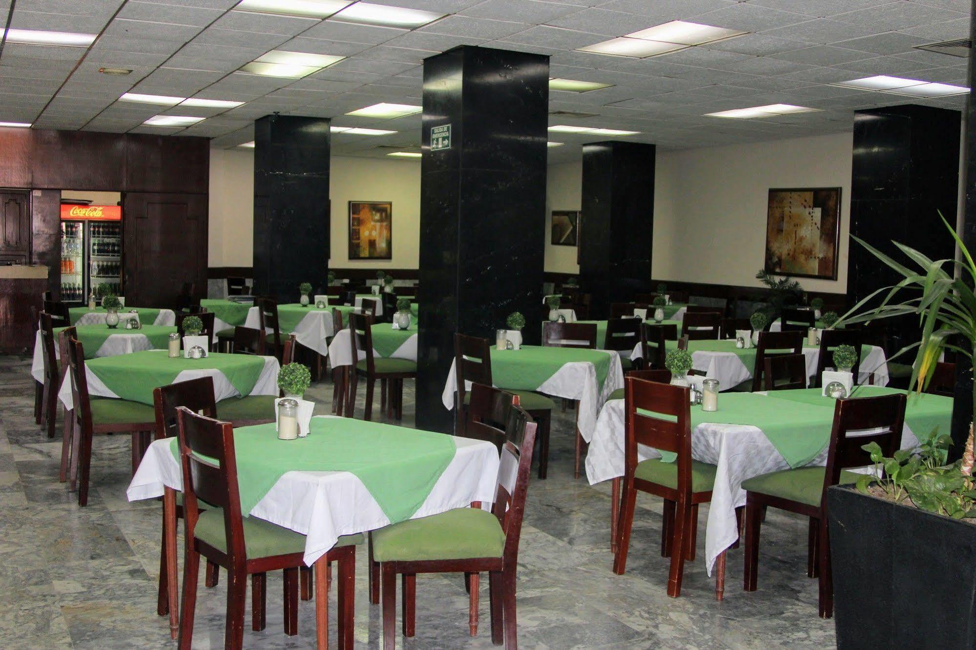 Hotel Posada Arcos Сан Хуан де лос Лагос Екстериор снимка