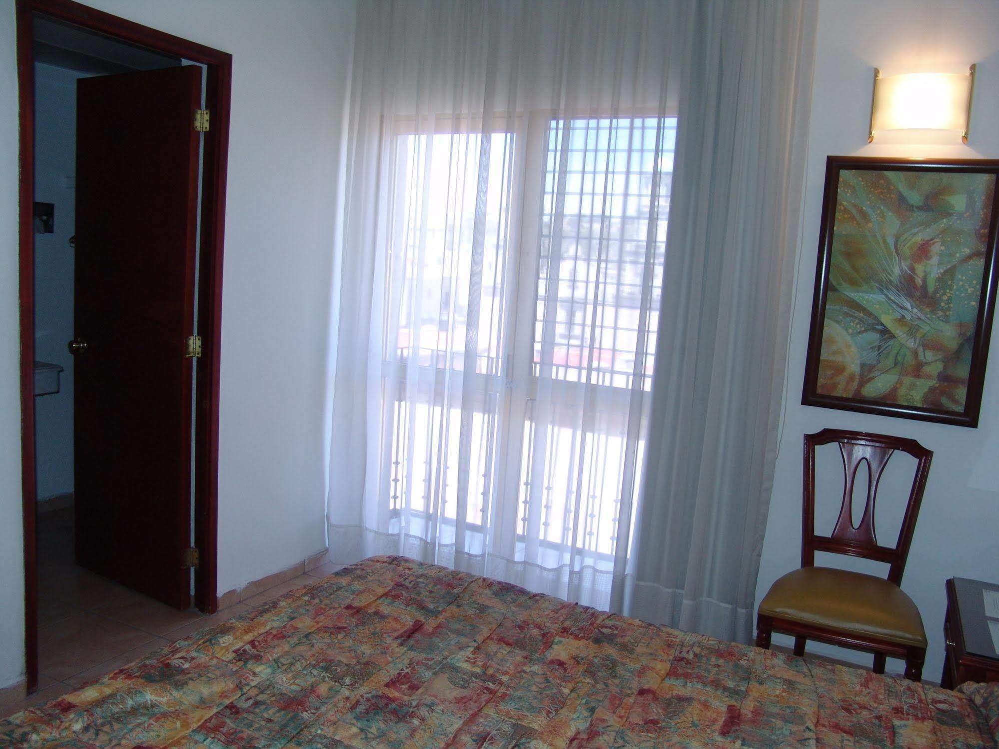 Hotel Posada Arcos Сан Хуан де лос Лагос Екстериор снимка