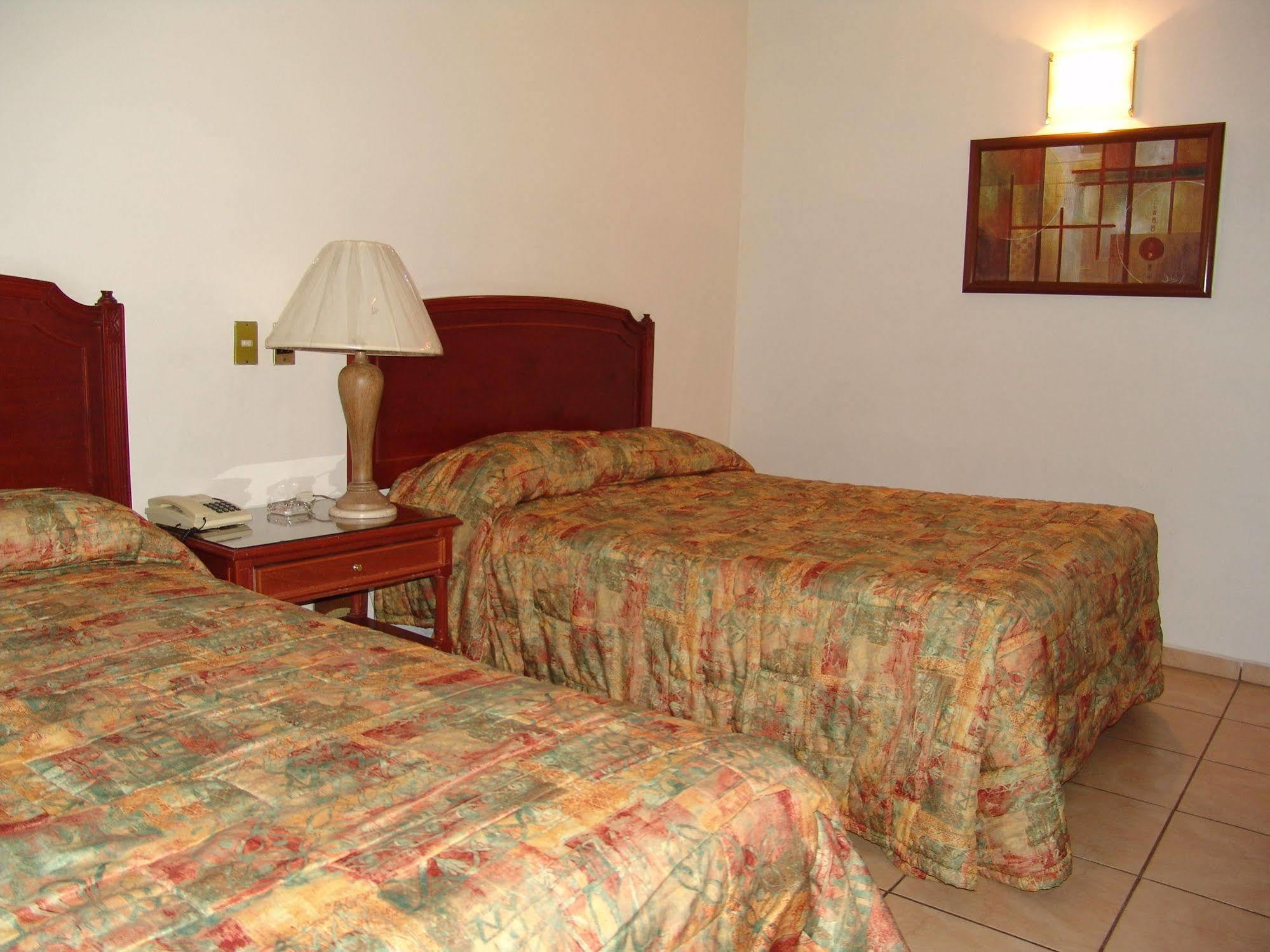 Hotel Posada Arcos Сан Хуан де лос Лагос Екстериор снимка