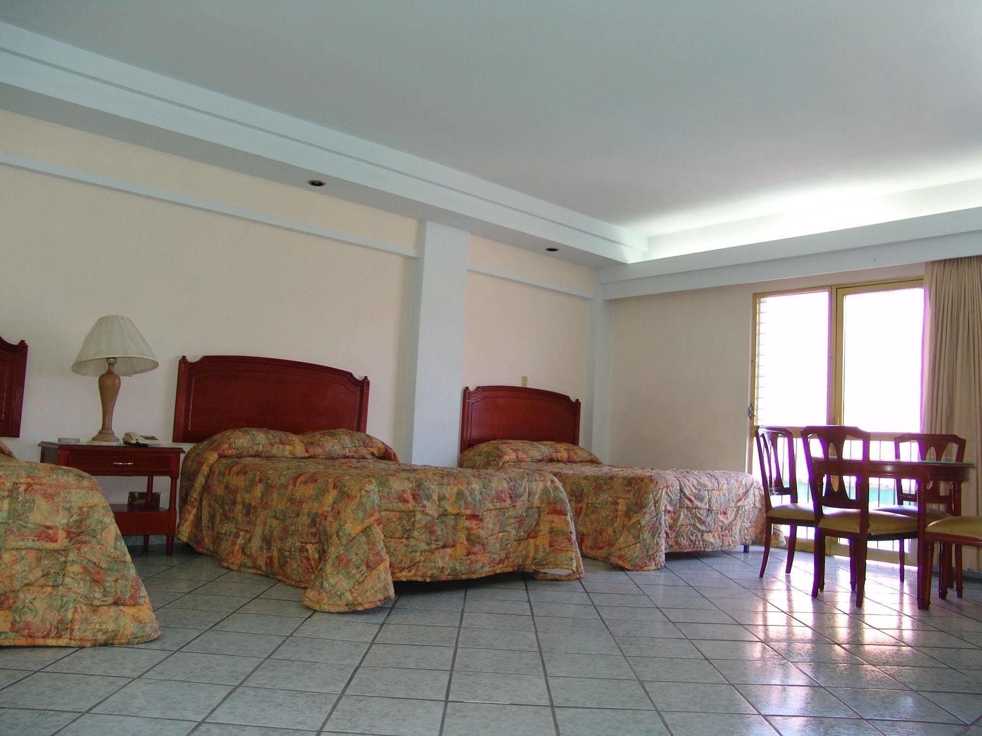 Hotel Posada Arcos Сан Хуан де лос Лагос Екстериор снимка